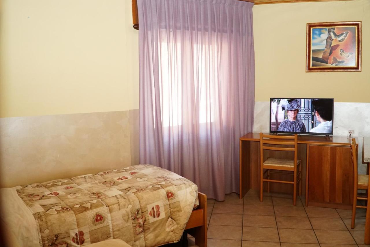 Hotel Iscla เอโดโล ภายนอก รูปภาพ