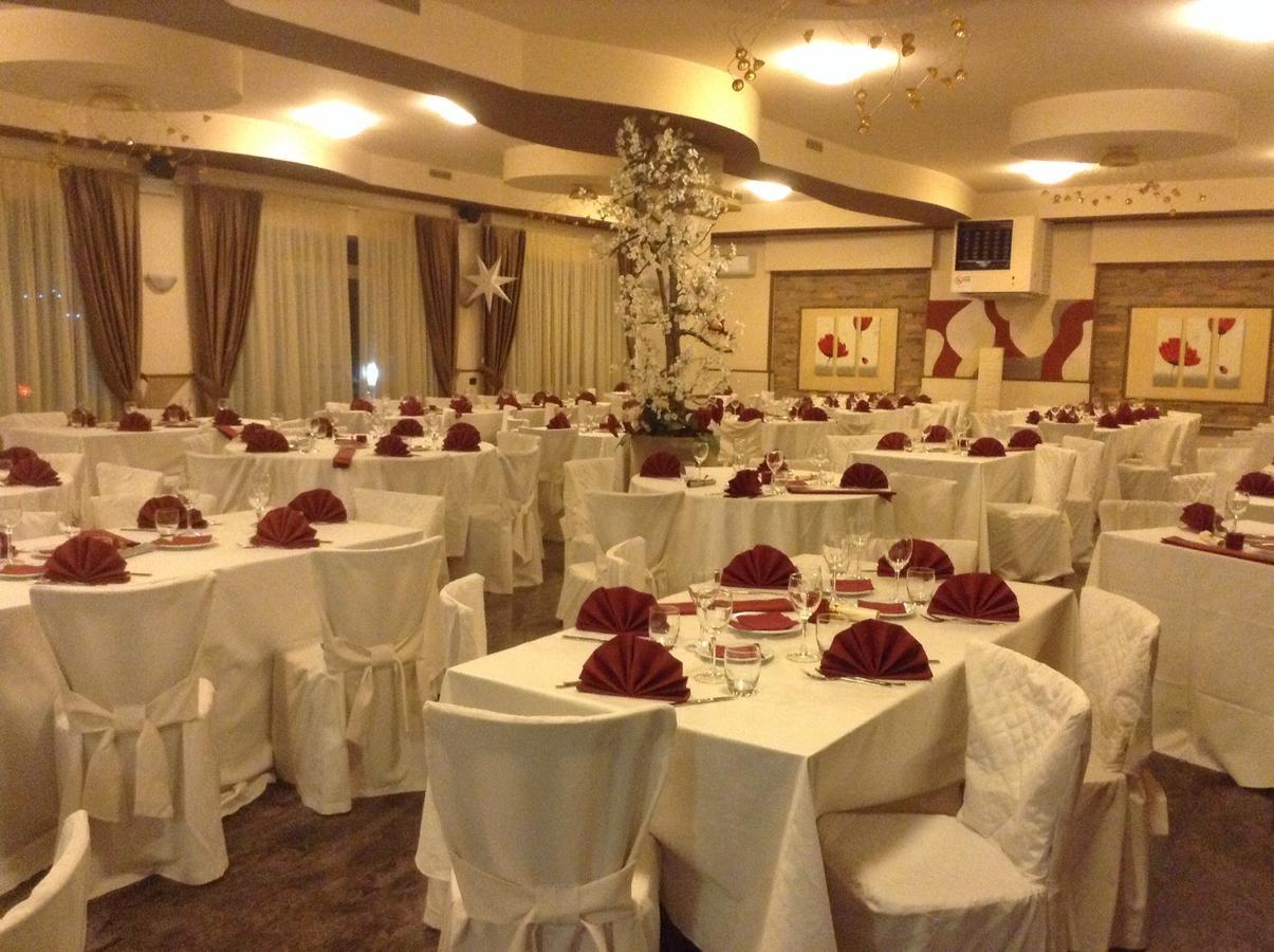 Hotel Iscla เอโดโล ภายนอก รูปภาพ
