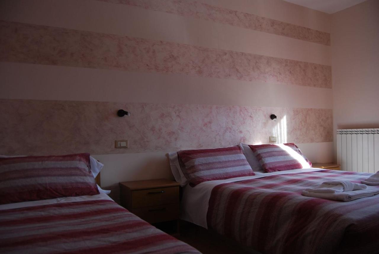 Hotel Iscla เอโดโล ภายนอก รูปภาพ